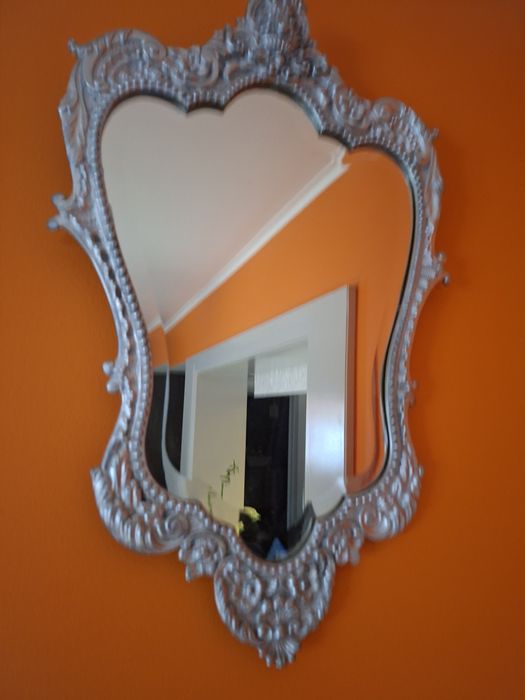 vendo conjunto de 4 espelhos em latao e pintados em cinza.