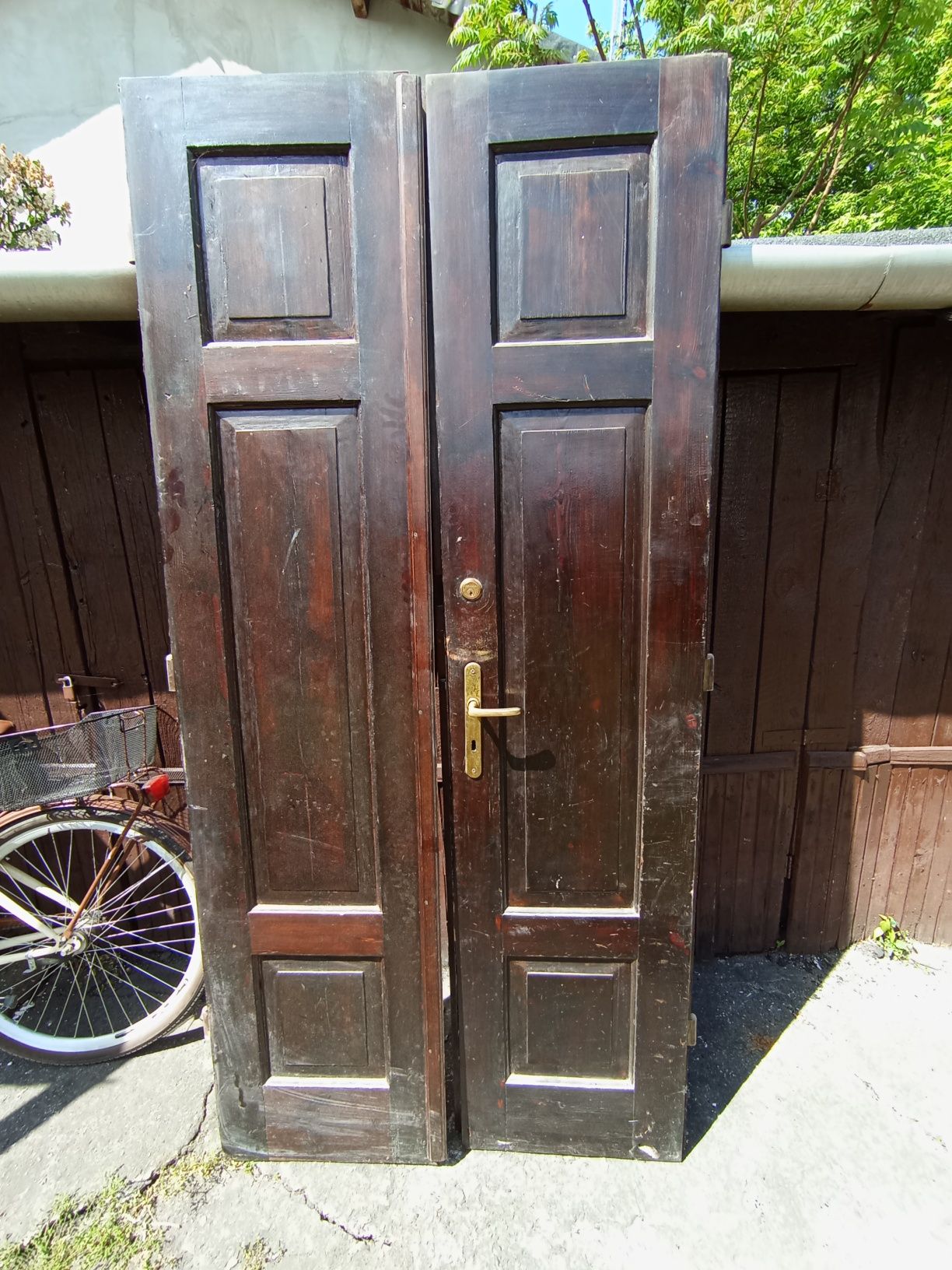 Stare przedwojenne drzwi wysokie