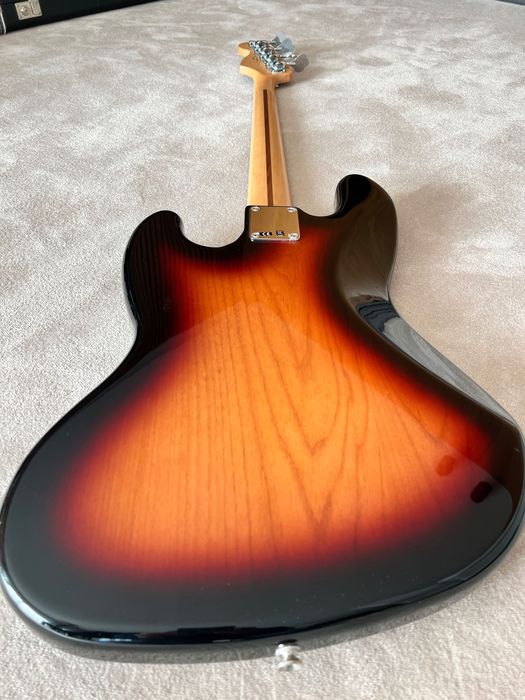 Vendo Fender Jazz Bass Fretless