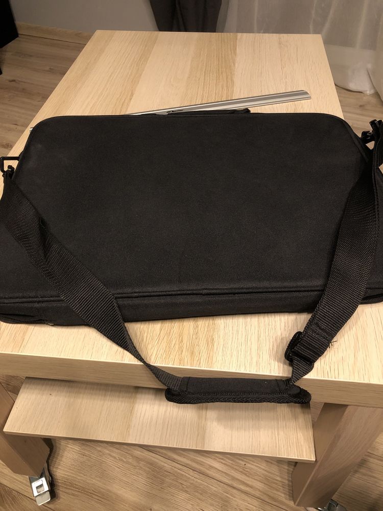 Używana torba na laptopa duża 35x45 cm