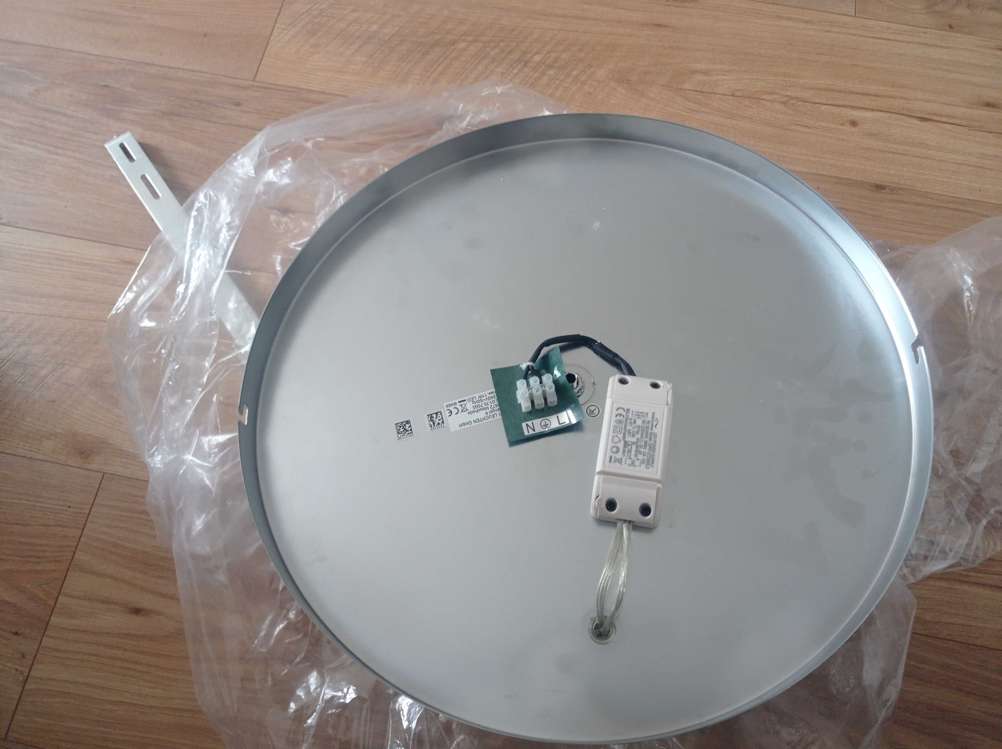 Lampa przysufitowa nowoczesny plafon LED
