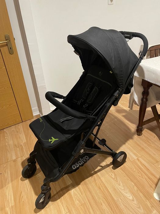 Carrinho de bebé dobrável e ovo