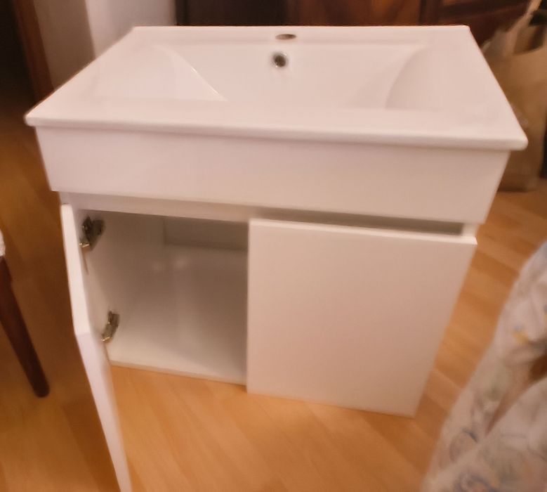 Móvel de WC suspenso com lavatório