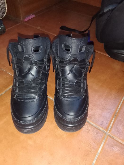 Tênis Jordan original usado poucas vezes