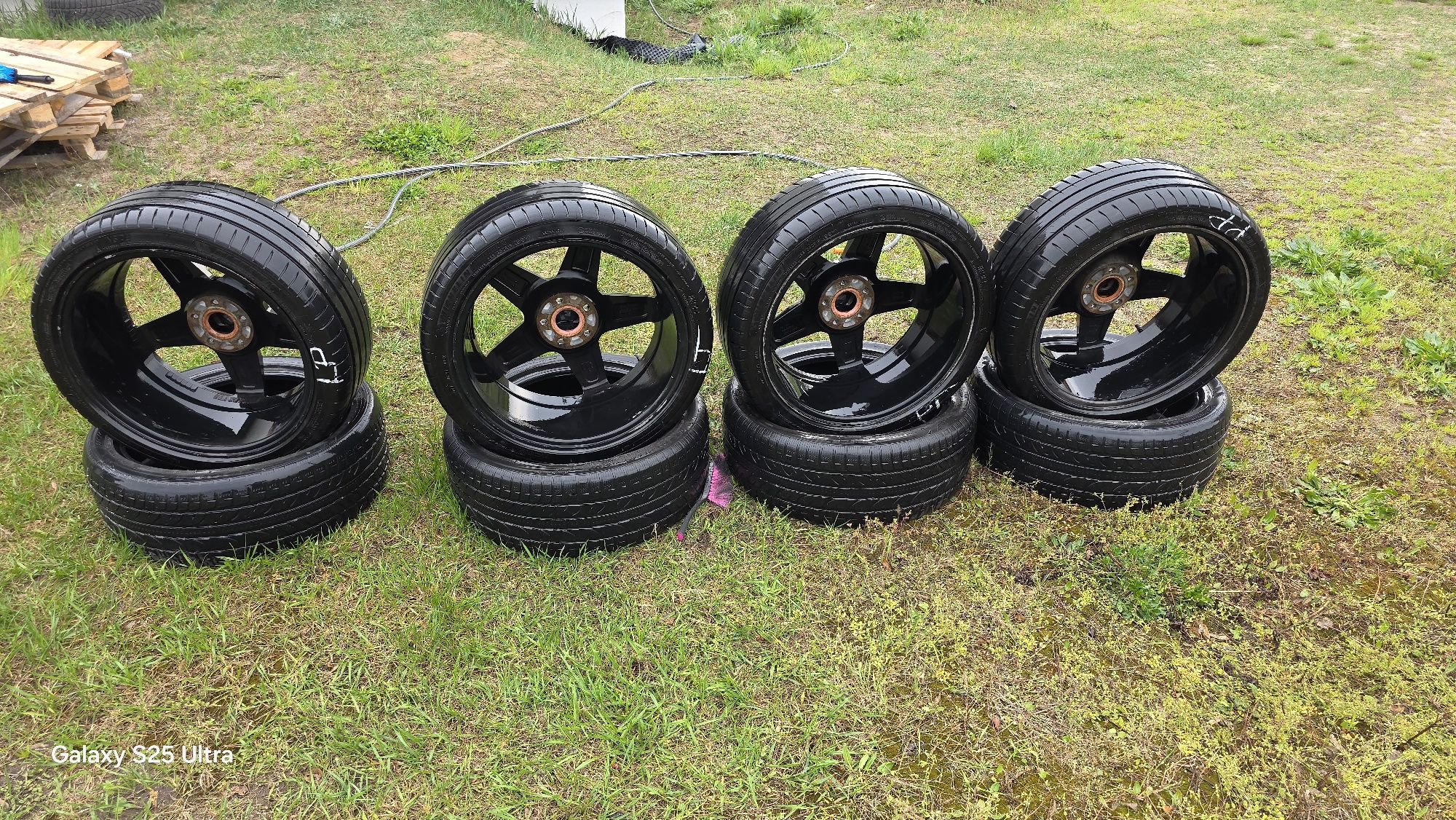 Felgi aluminiowe R3 19' 5x112 z oponami Michellin