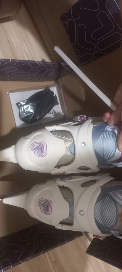 Łyżwy FILA 31-35 jak nowe figurowe