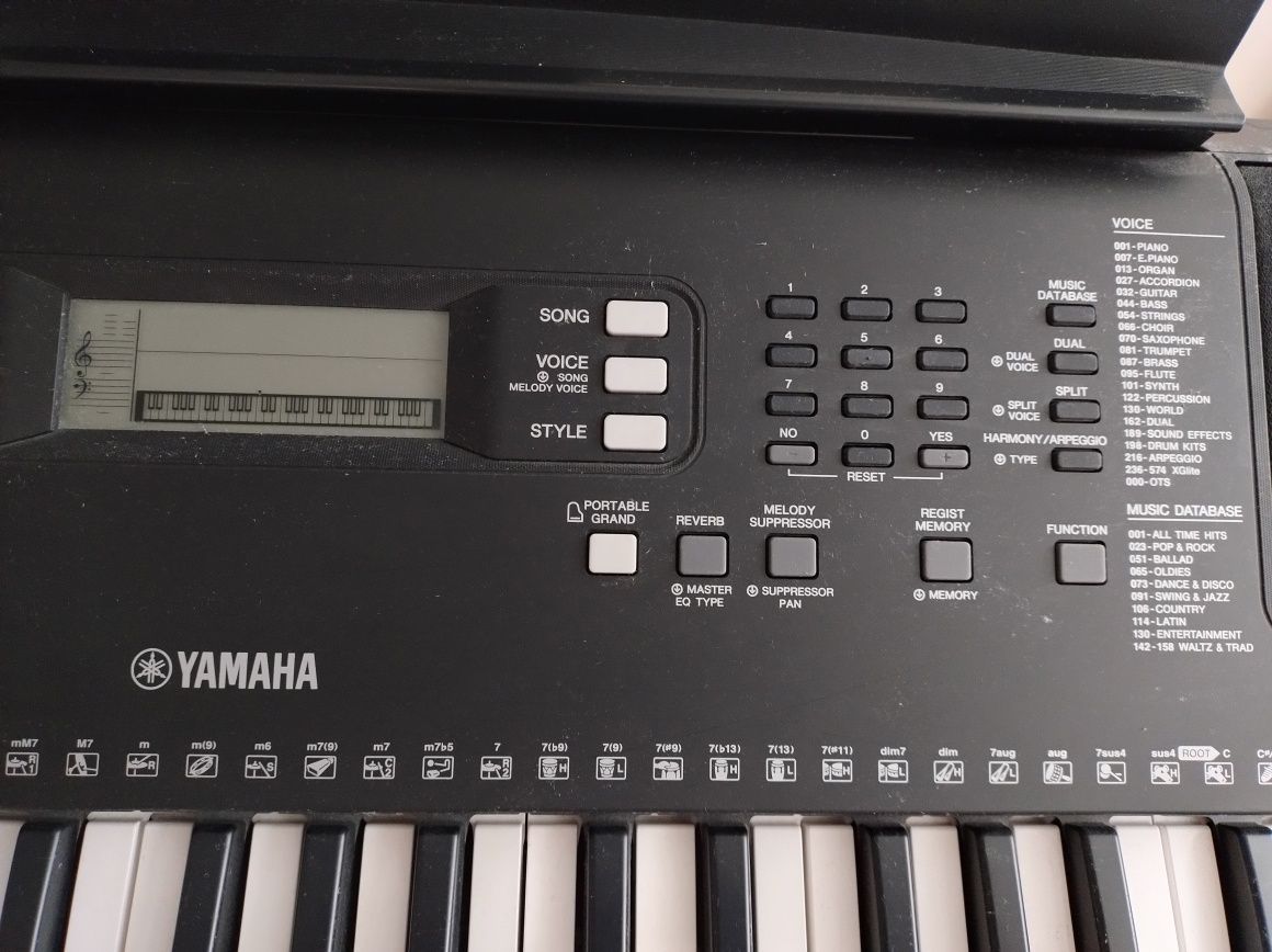 Keyboard Yamaha PRS-E363