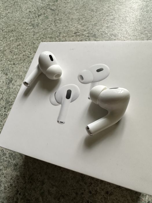 AirPods Pro 2 майже нові
