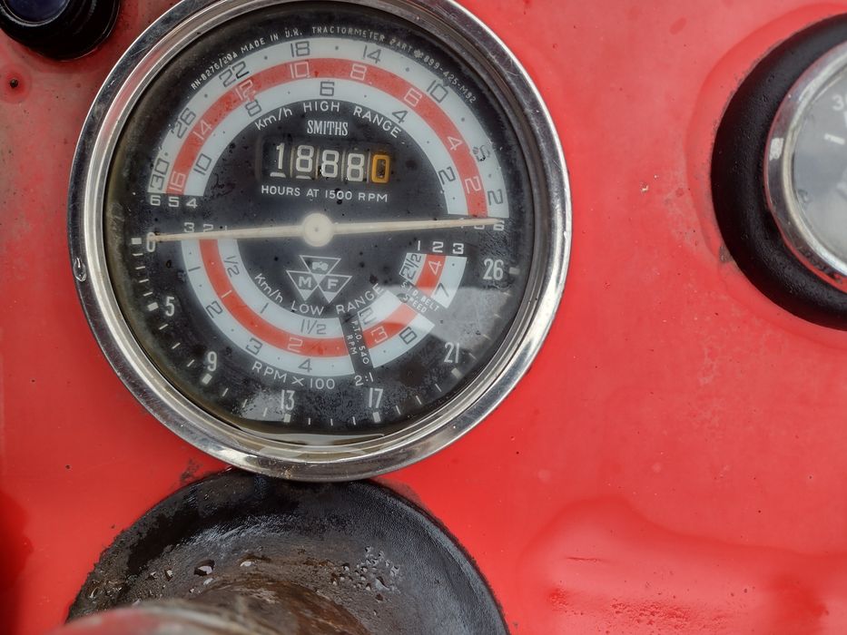Massey Ferguson 135 z ładowaczem oryginał (mf255,3512,235,133)
