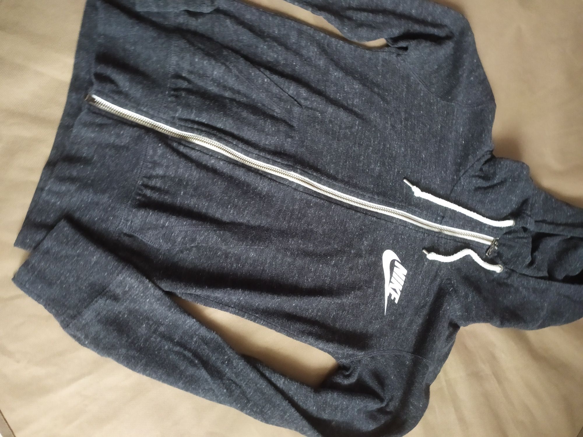 Шикарное худи Nike s-m