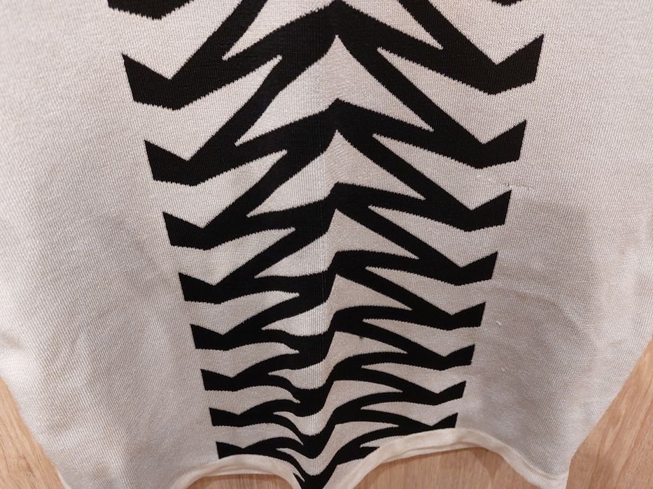 Przylegająca sukienka