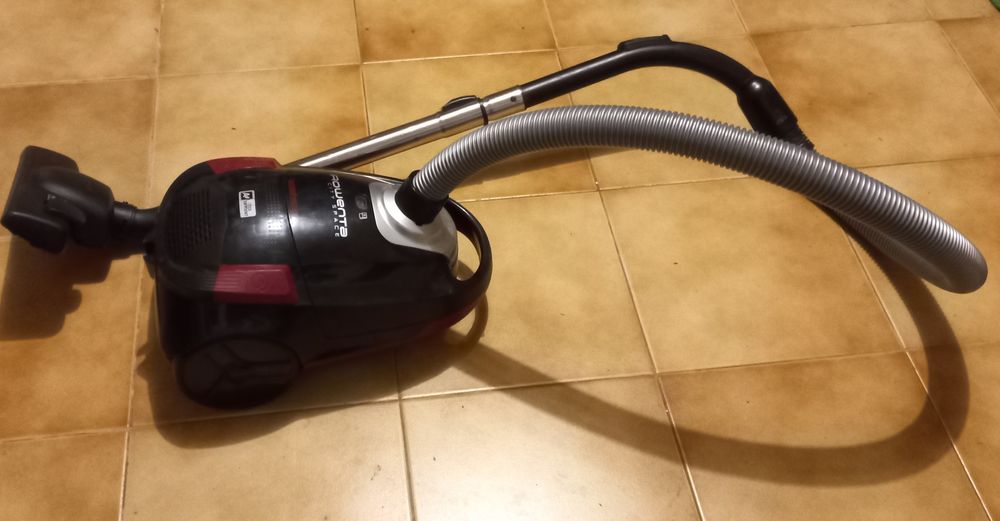 Aspirador Rowenta com boa aspiração