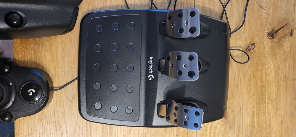 Kierownica PS5 / PS4 / PC Logitech G29 + drążek zmiany biegów