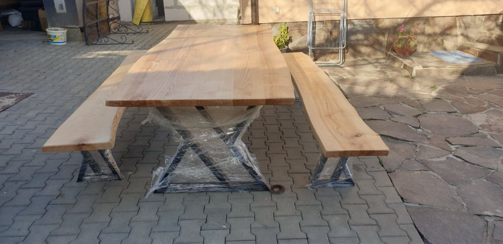 Стіл з дерева ясінь, з лавочками