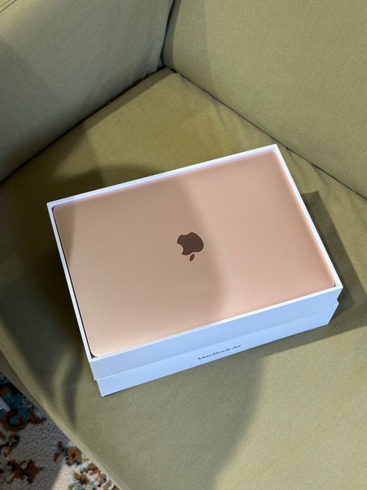 MacBook Air M1 8/256 Gold в гарному стані. Гарантія від магазину.