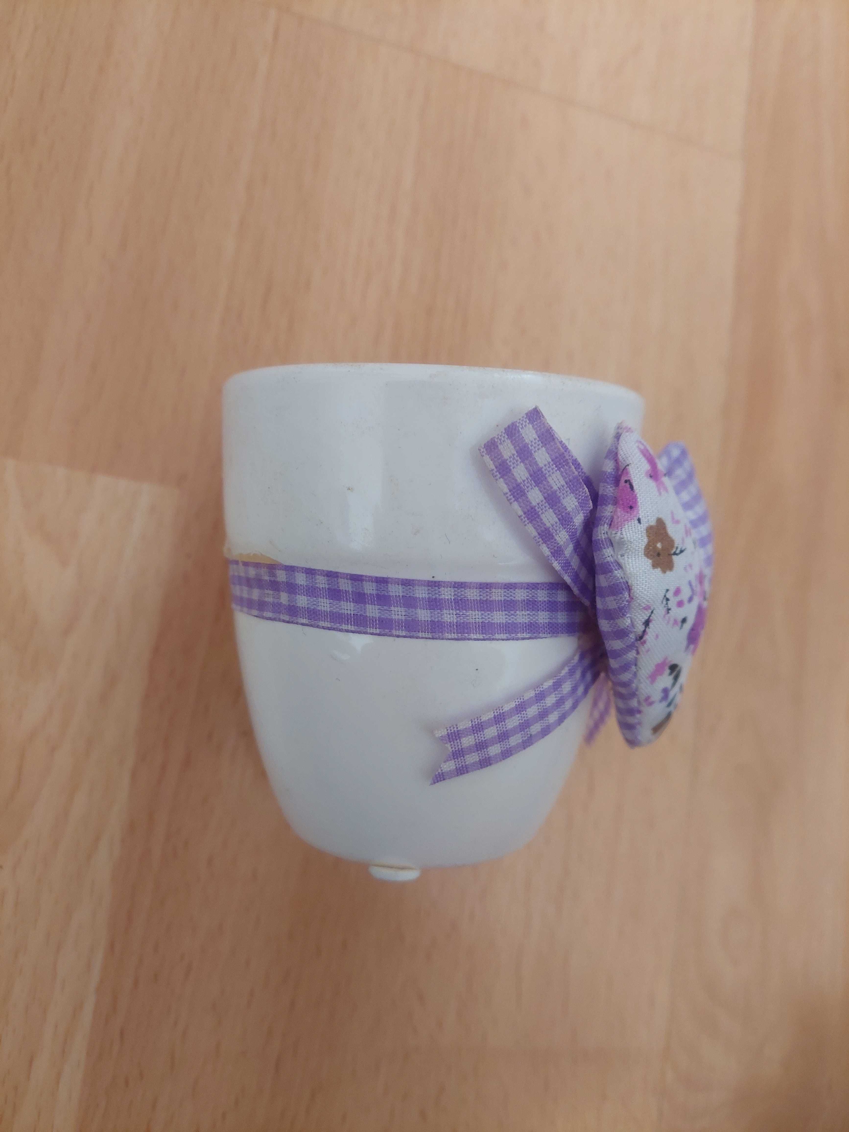 Doniczka ceramiczna wys.8xszer. 7x4,5 cm  z sercem