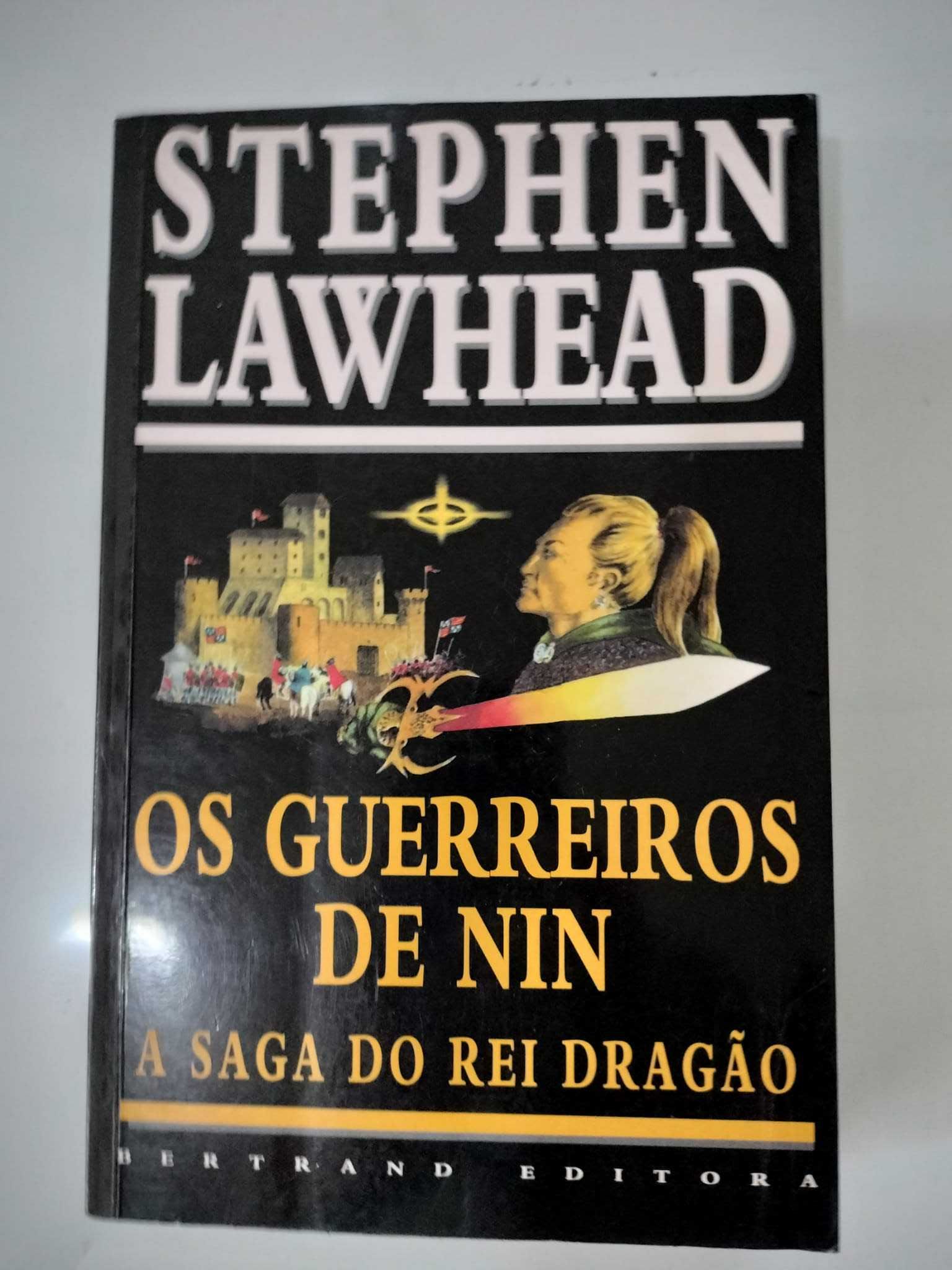 Livros para adultos/jovens adultos.