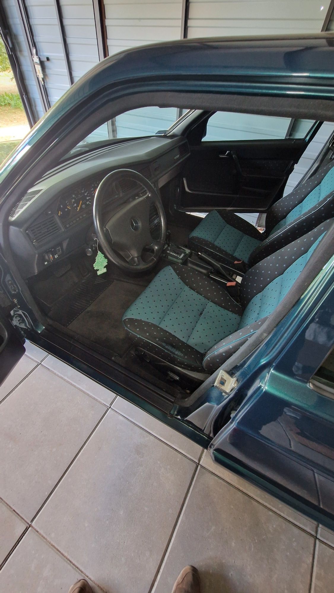 Mercedes w201 2.5D Avantgarde Verde