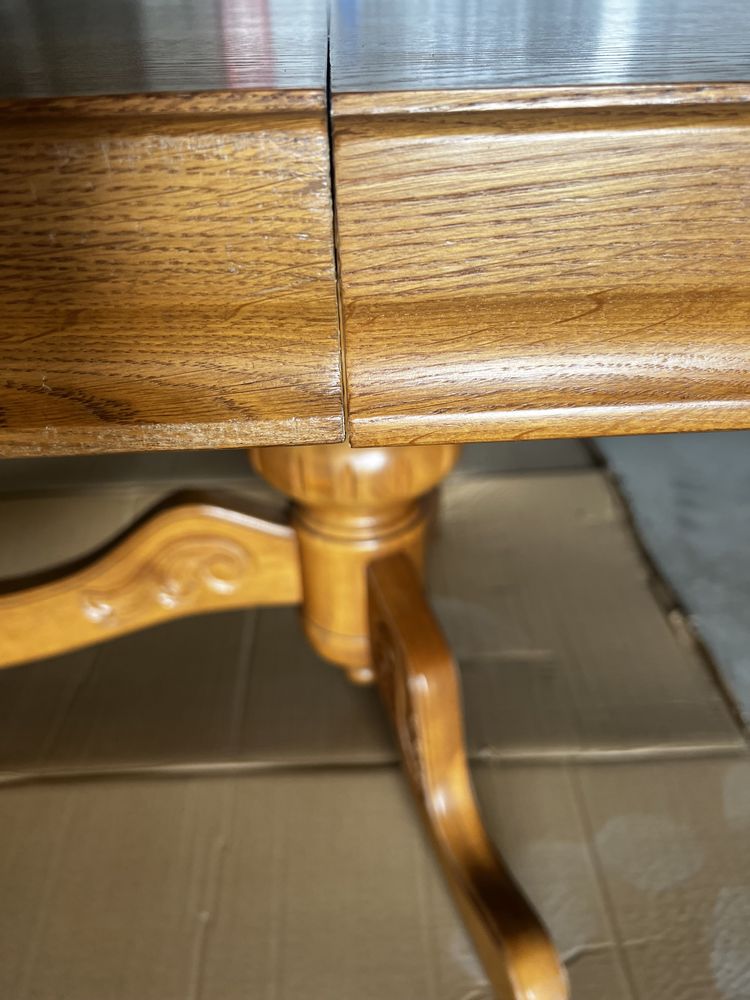 Stół drewniany, rozkładany, możliwy zestaw krzesła