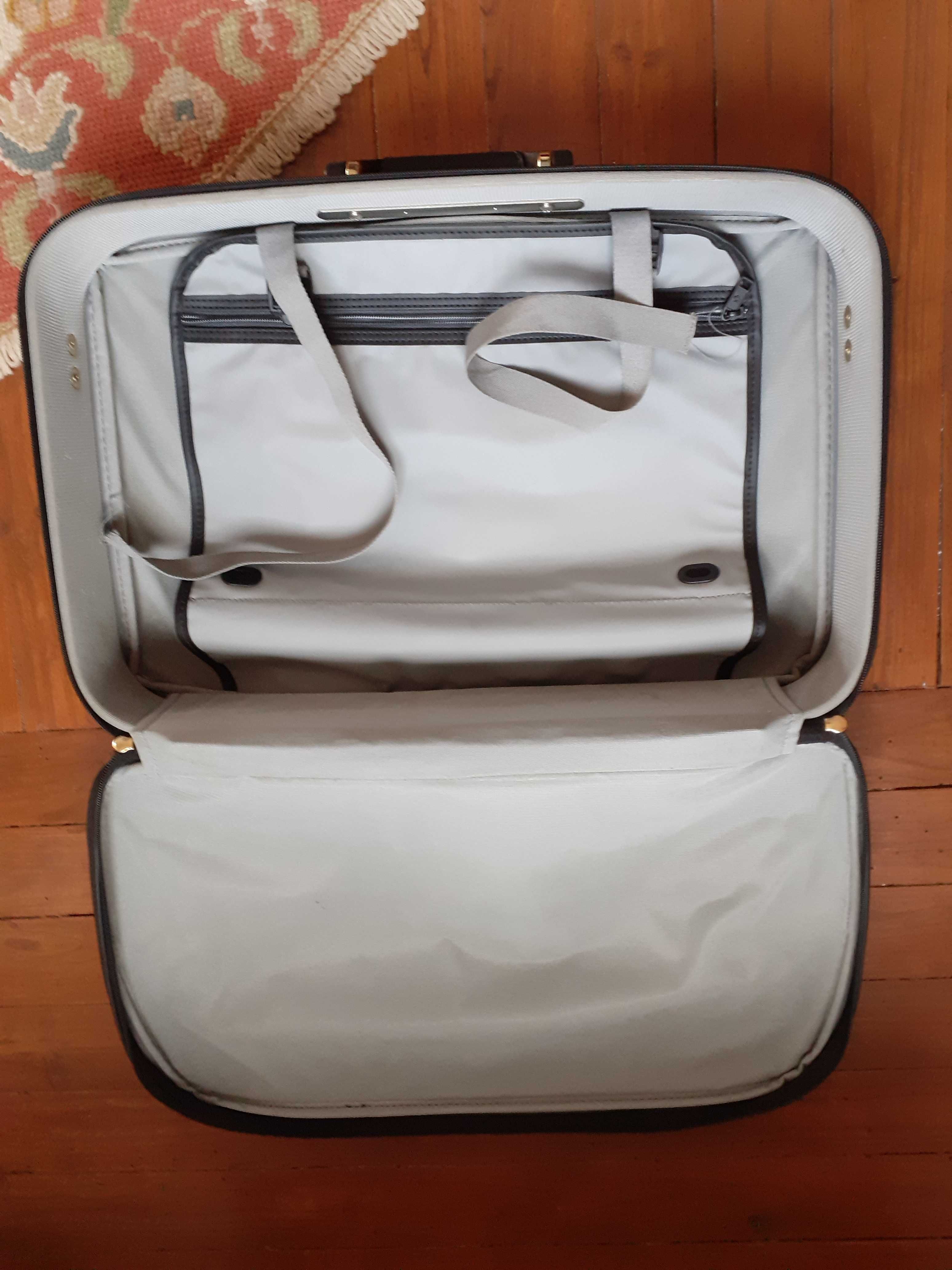 Mala Samsonite com espaços para LapTop e mais acessórios de trabalho