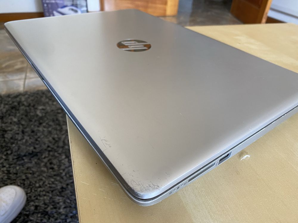 Portatil HP 15 R5/12GbRAM/SSD256