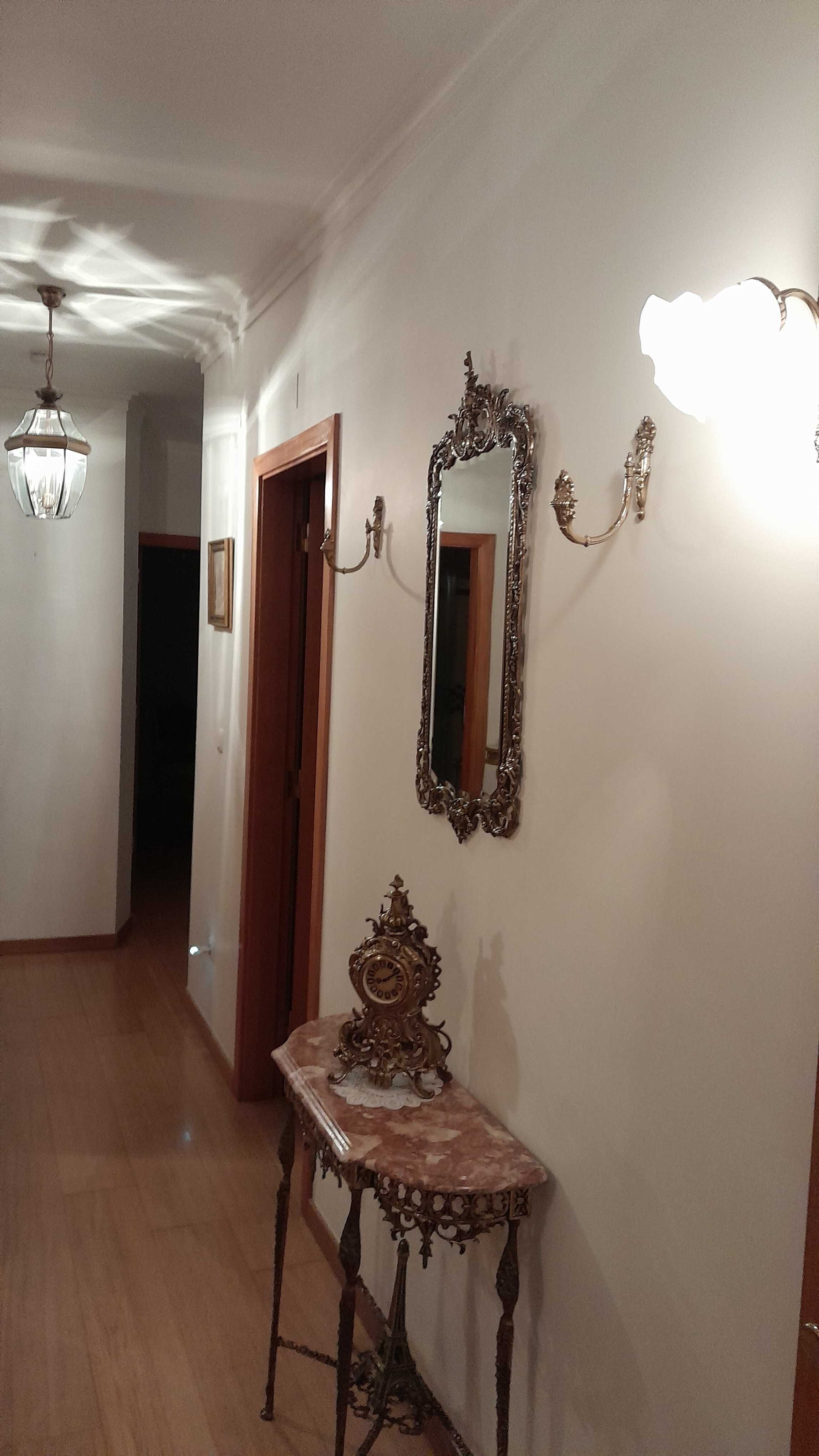 Mesa Metalica com acessorios