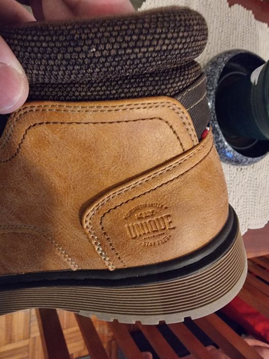 Botas em couro, Novas. Tamanho 42.