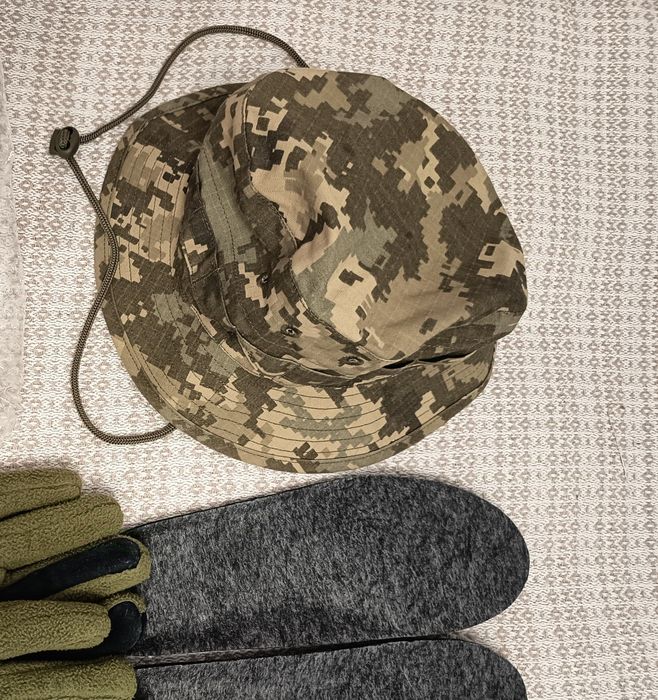 Піксель, рукавиці, стільки