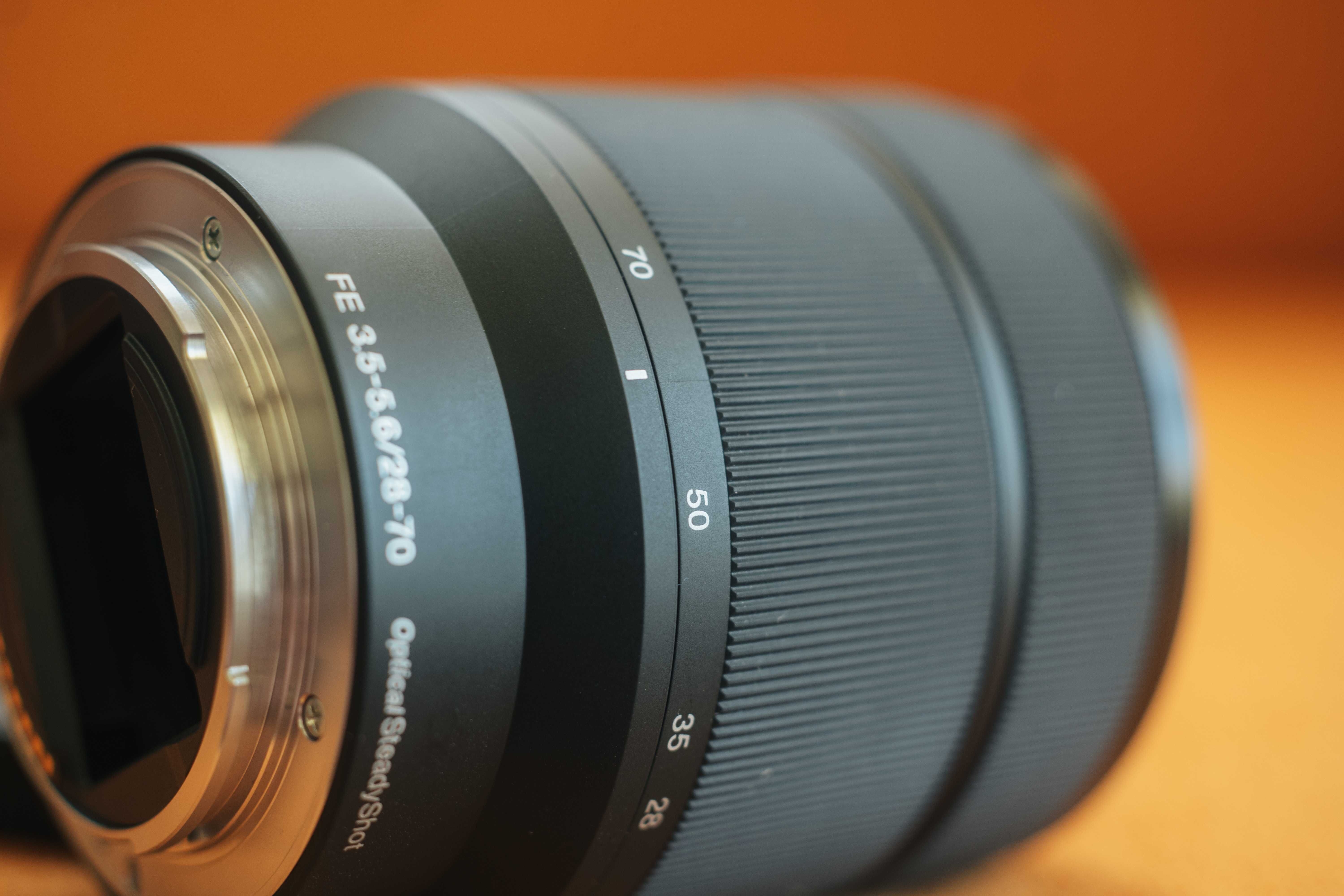 Sony FE 28-70mm f/3.5-5.6 OSS - NOVA