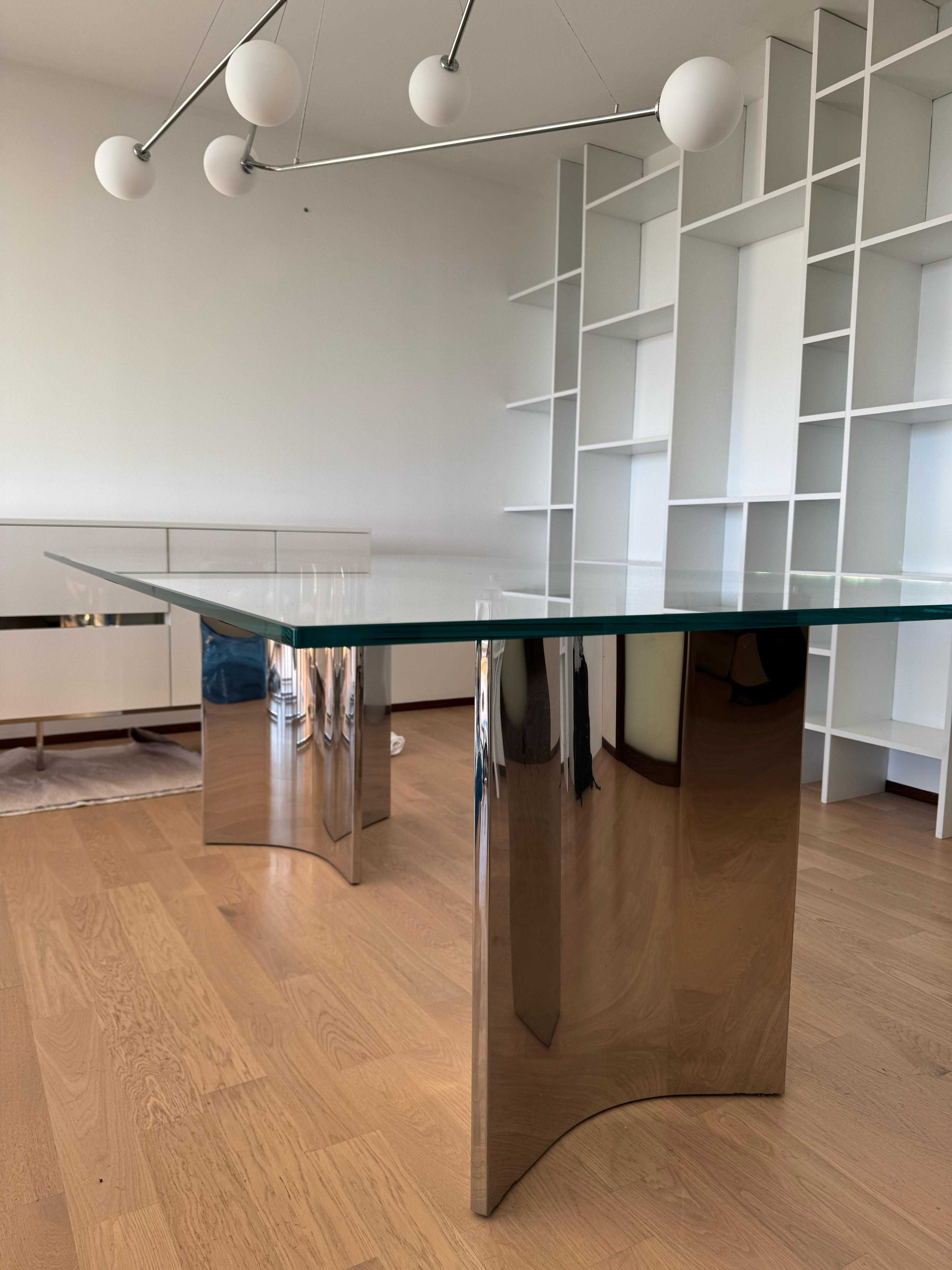 Mesa jantar de vidro 220x120cm com pés em inox (Interdesign)