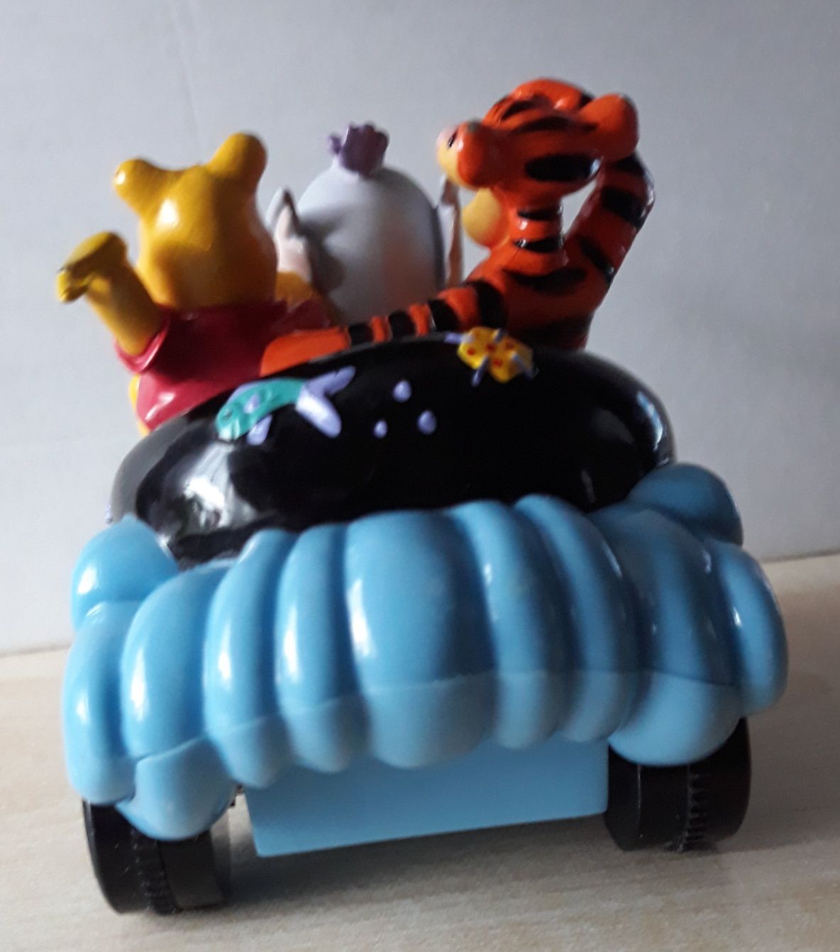 Disney Kubuś Puchatek Tygrysek Hefalumpy autko z fiigurkami 11cm