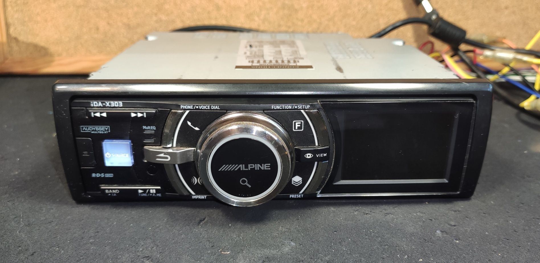 ALPINE IDA-X 303 USB radio