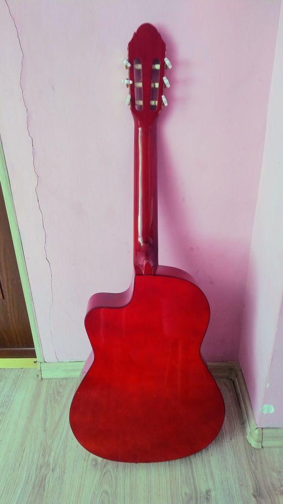 Gitara klasyczna używana.