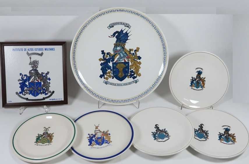 Militaria - Lote de cerâmica com brasões militares