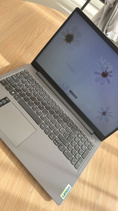 Vendo computador LENOVO IdeaPad Slim3, 15.6'', RAM: 16 GB - 512 GB SSD