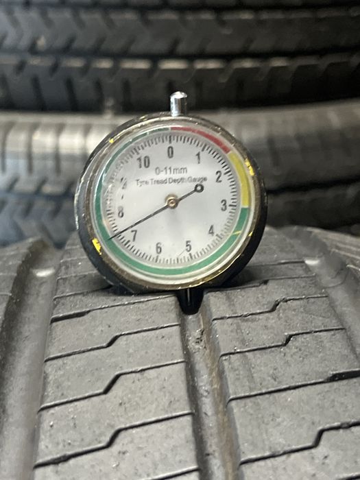 *Opony Continental 215/60/17C para