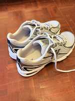 New Balance 740 cinza e branco — quase novos, com etiqueta