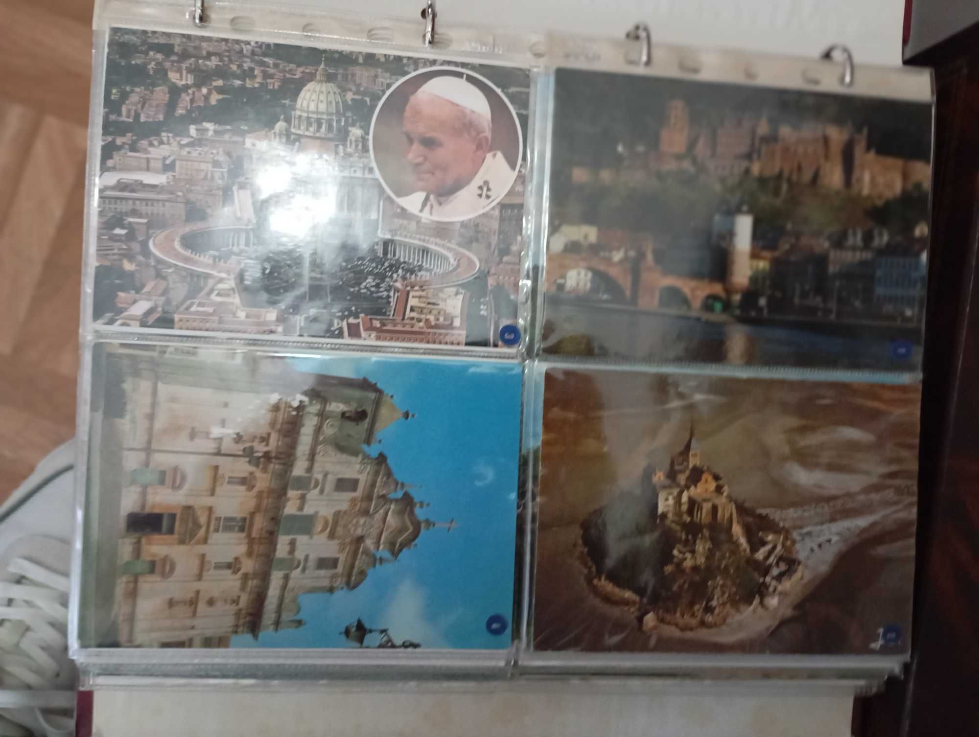Vendo postais antigos em catálogos cada um 1€