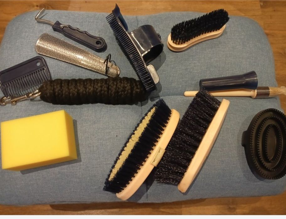 Duży zestaw do pielęgnacji konia Eqerry