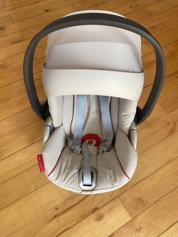 Cybex Cloud Z I-Size Fotelik Samochodowy 0-13 kg Silver Grey - Ferrari