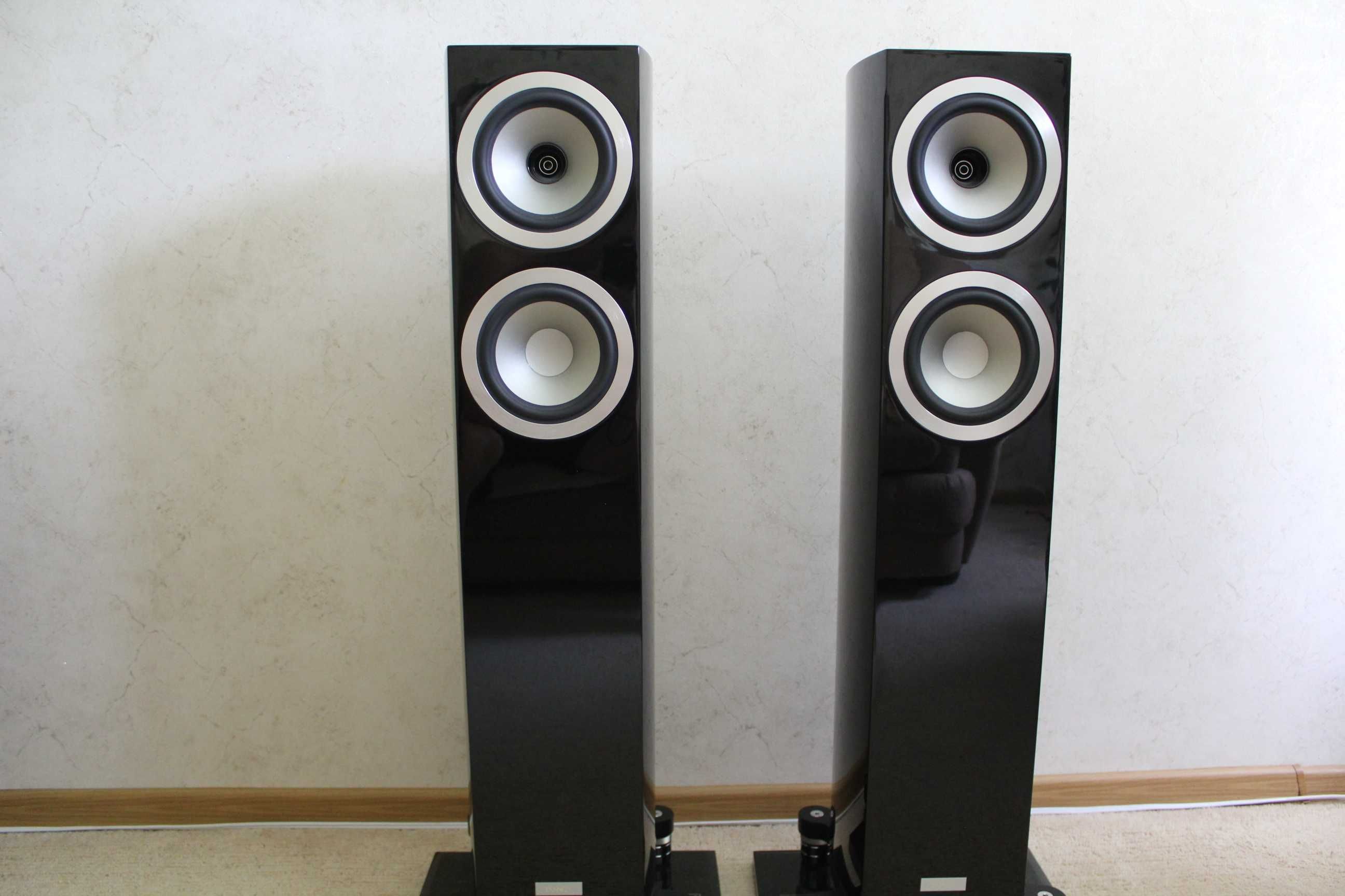 Tannoy Precision 6.2. Gloss Black