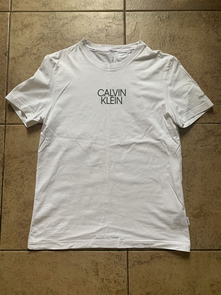 Футболка Calvin Klein. S
