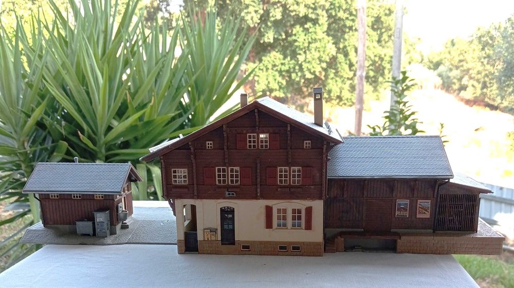 KIBRI 550+551, Estação de comboios com iluminação dupla(Reservado EP)