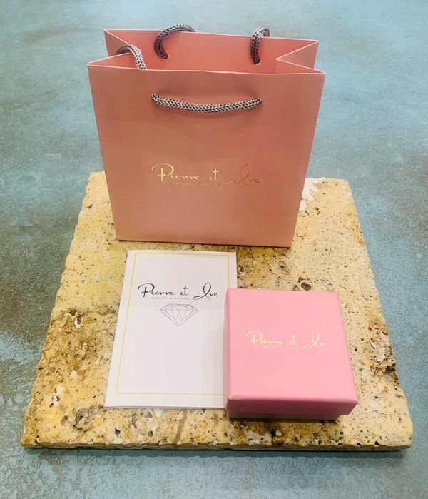 Złoty pierścionek z brylantami