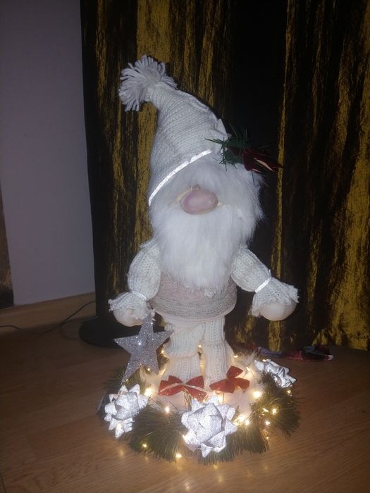 Skrzaty świąteczne z oswietleniem .