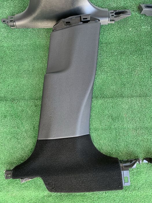 Tesla Y 2020-2024 накладка центральної стійки стойки ліва права