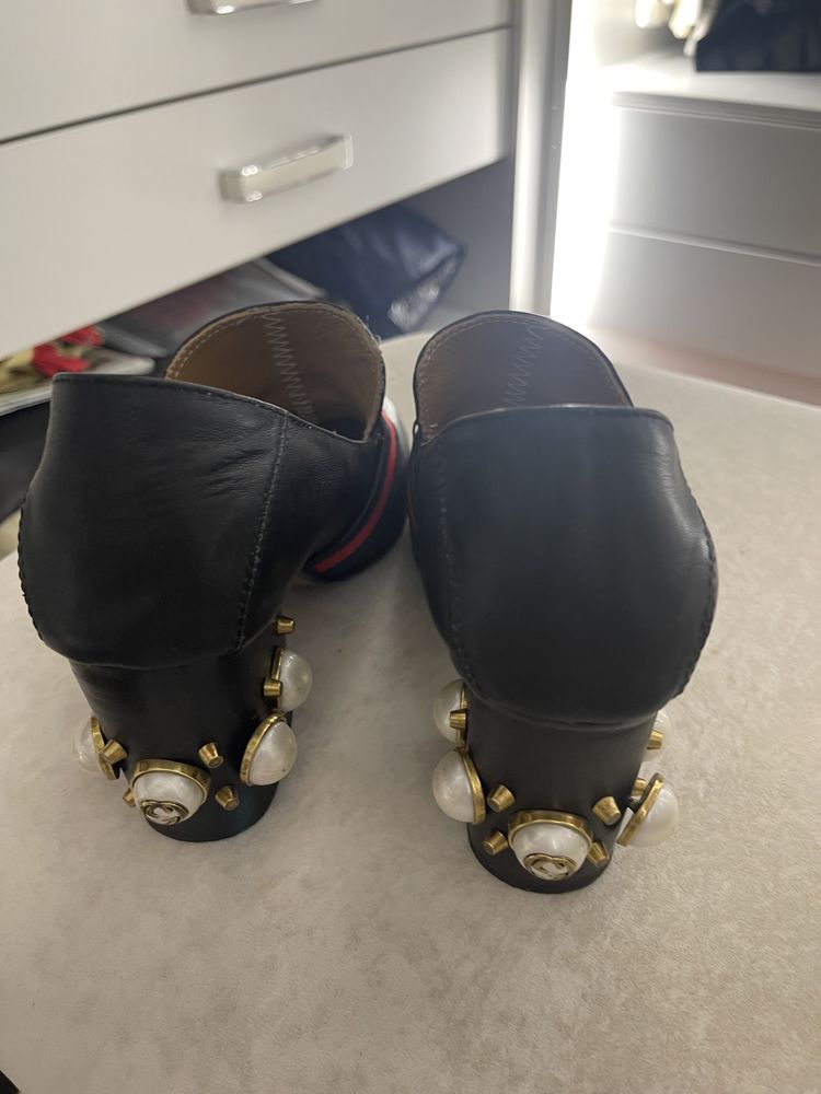 Pantofle Gucci czarne
