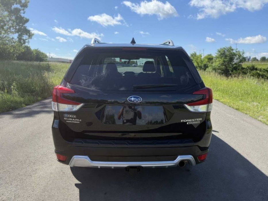 Subaru Forester Touring Crossover      2022