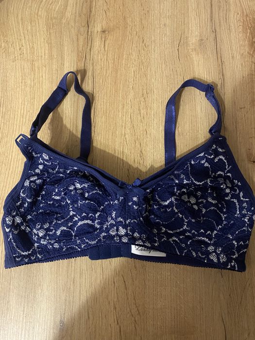 Бюст для годуючих мам