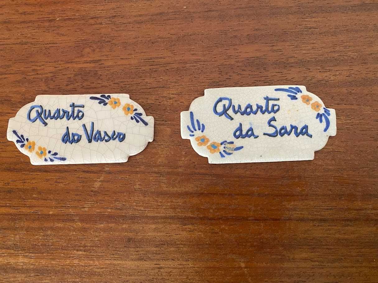 Placas em cerâmica para quartos, com nomes